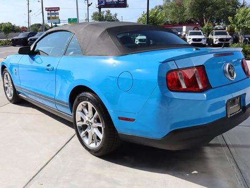 Used 2010 Ford Mustang Convertible image 6