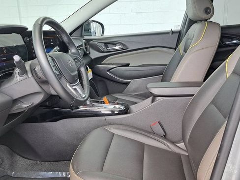 Used 2025 Chevrolet Trax ACTIV w/ Driver Confidence Package FWD image 22