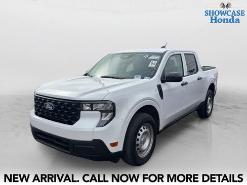 Used 2025 Ford Maverick XL image 2