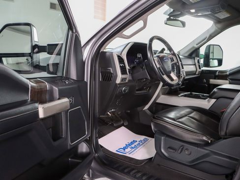 Used 2021 Ford F250 Lariat w/ Lariat Value Package AWD/4WD image 3