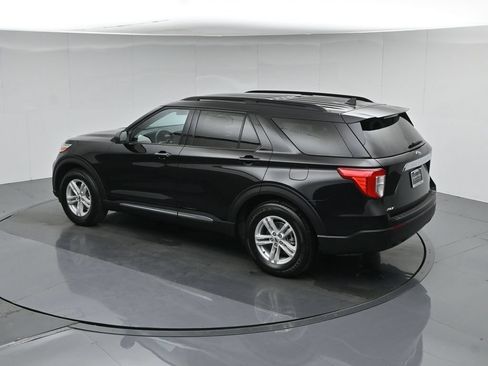 Used 2024 Ford Explorer XLT RWD image 39