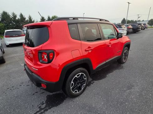 Used 2017 Jeep Renegade Trailhawk w/ Premium Trailhawk Package AWD/4WD image 16