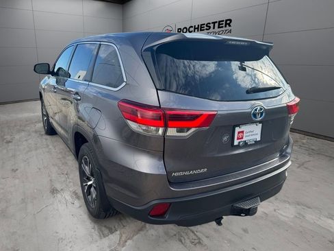 Certified 2019 Toyota Highlander LE AWD/4WD image 41