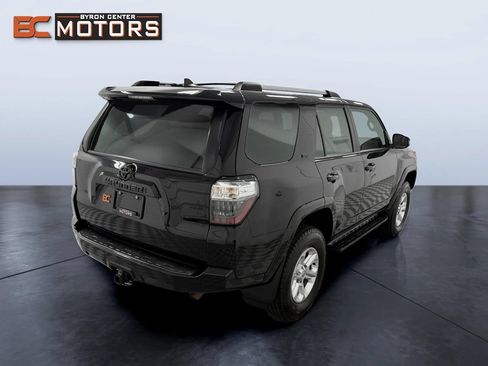 Used 2022 Toyota 4Runner SR5 Premium w/ Moonroof Package AWD/4WD image 6