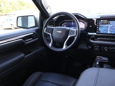 Used 2025 Chevrolet Silverado 1500 LTZ w/ LTZ Convenience Package II AWD/4WD image 15