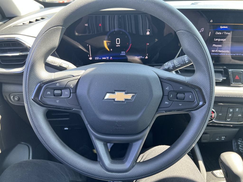 Used 2025 Chevrolet TrailBlazer LT AWD/4WD image 10