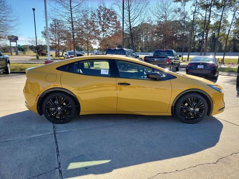 New 2026 Toyota Prius Plug-In Hybrid image 8