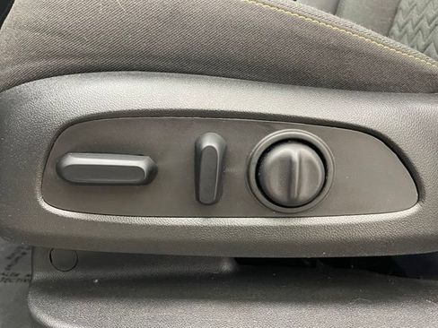 Certified 2023 Chevrolet Equinox LT AWD/4WD image 11