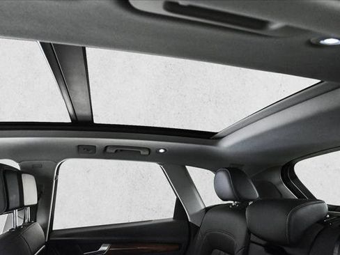 Used 2021 Audi Q5 e Premium Plus image 20