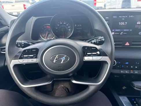 Used 2022 Hyundai Elantra SEL FWD image 17