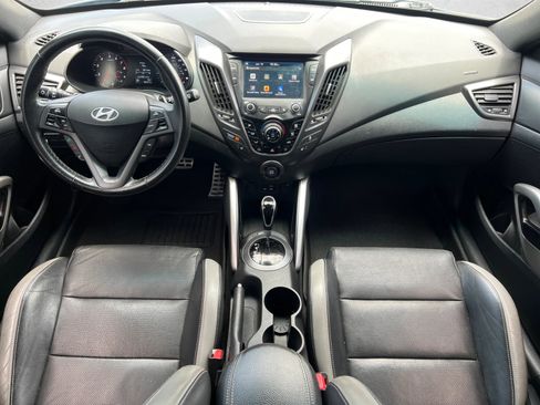 Used 2017 Hyundai Veloster Turbo FWD image 20