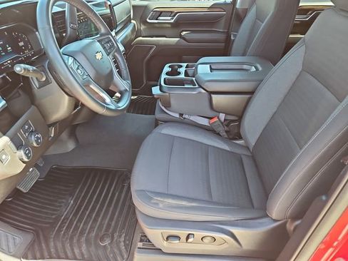 Used 2025 Chevrolet Silverado 1500 LT image 11