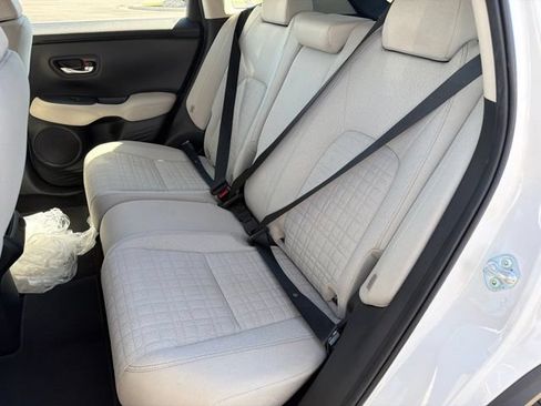 Used 2023 Honda HR-V LX image 24