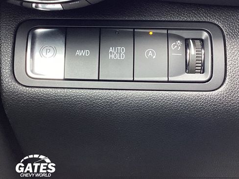 Used 2025 Chevrolet Equinox LT AWD/4WD image 21