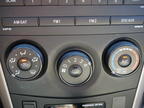 Used 2010 Toyota Corolla LE FWD image 26