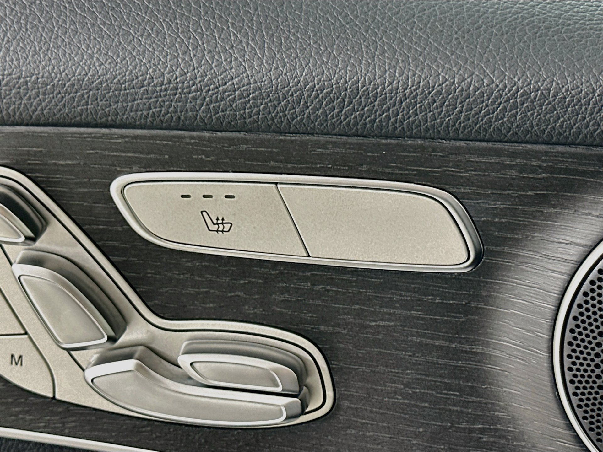 Used 2022 Mercedes-Benz GLC 300 image 21