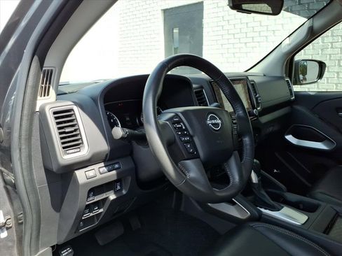 Used 2024 Nissan Frontier SL w/ Technology Package image 5