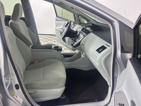 Used 2012 Toyota Prius V Two image 17