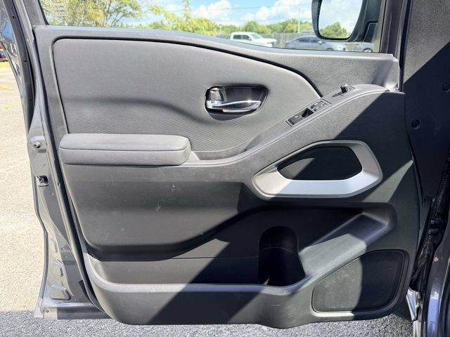 Used 2024 Nissan Frontier SV RWD image 14