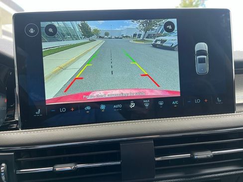Certified 2025 Lincoln Corsair AWD image 33