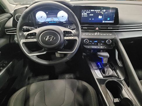 Used 2023 Hyundai Elantra SEL w/ Convenience Package FWD image 22
