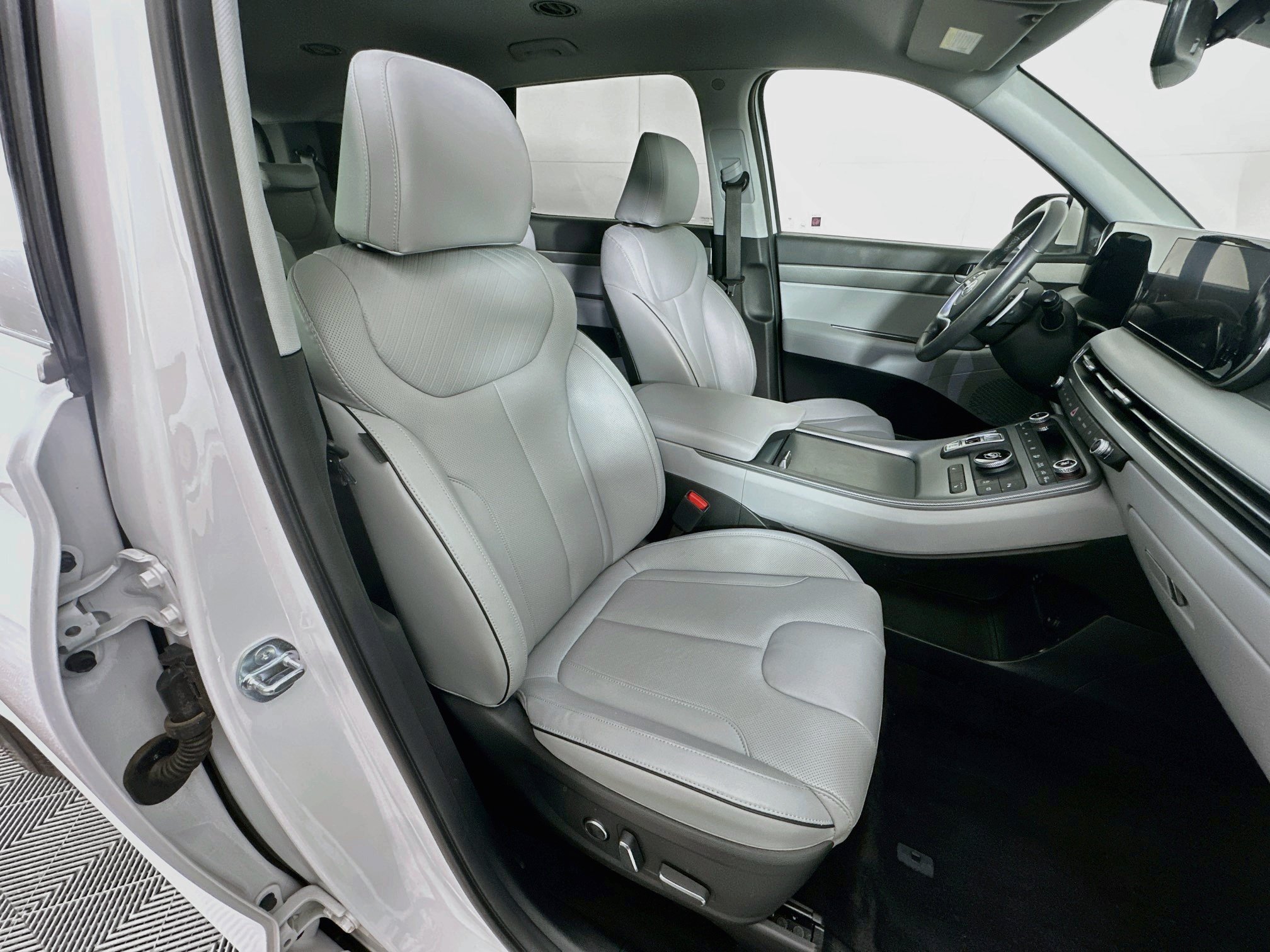 Used 2025 Hyundai Palisade SEL FWD image 33
