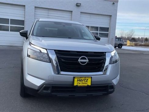 Used 2024 Nissan Pathfinder S image 4