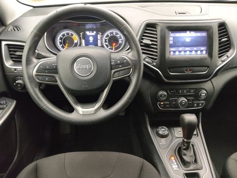 Used 2019 Jeep Cherokee Latitude w/ Popular Appearance Group AWD/4WD image 22