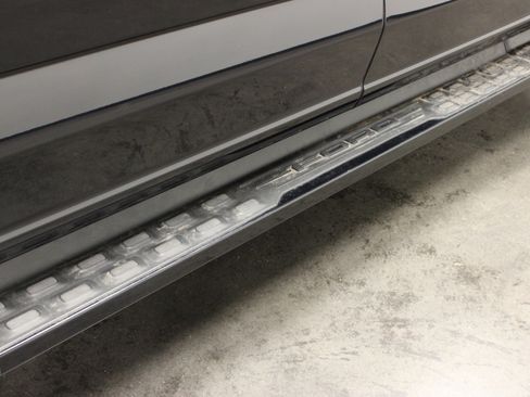 Used 2022 Ford F150 Lightning Lariat image 10