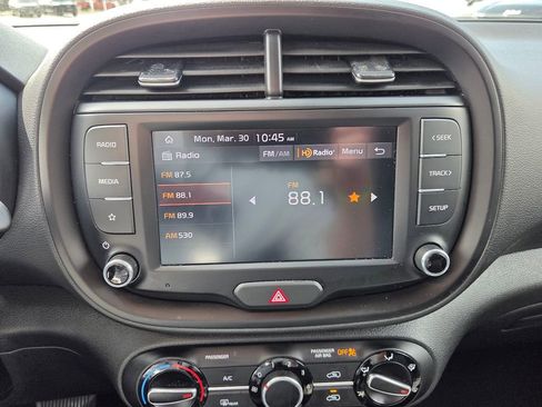 Used 2022 Kia Soul LX w/ Technology Package image 18