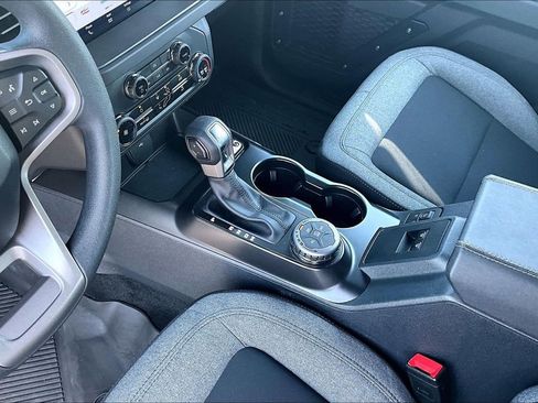 Used 2025 Ford Bronco 2-Door AWD/4WD image 8