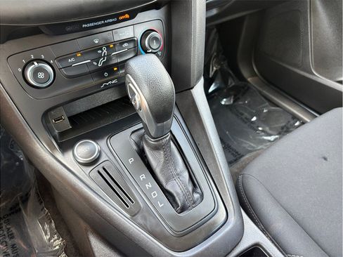 Used 2017 Ford Focus SE FWD image 26