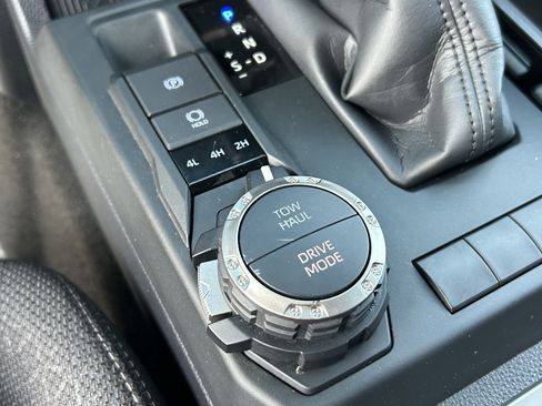 Certified 2026 Toyota 4Runner SR5 AWD/4WD image 25