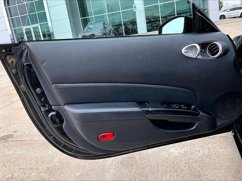 Used 2008 Nissan 350Z Touring RWD image 18