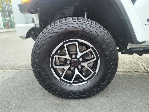 Used 2023 Jeep Gladiator Sport image 10