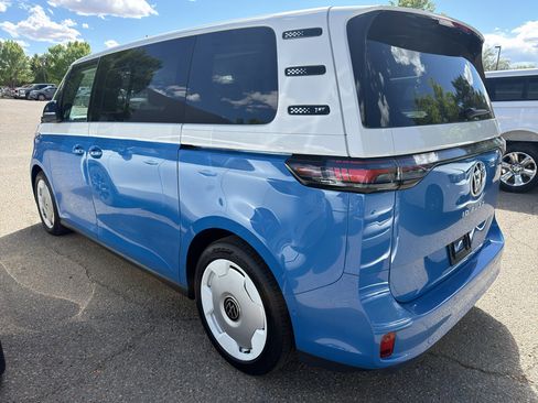 Used 2025 Volkswagen ID. Buzz 1st Edition RWD image 13