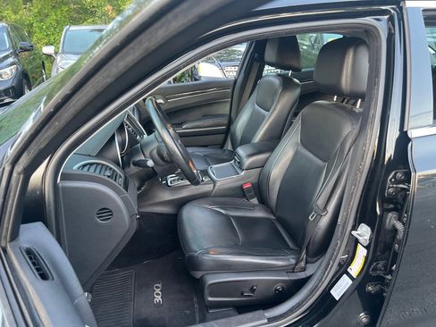 Used 2015 Chrysler 300 Limited w/ 300 Premium Group image 12