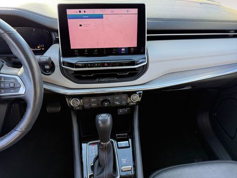 Used 2022 Jeep Compass Limited w/ Elite Group image 13