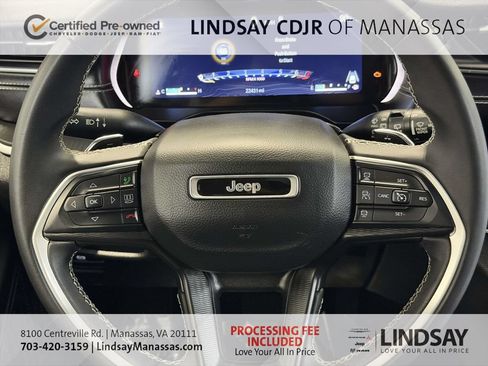Used 2023 Jeep Grand Cherokee Laredo AWD/4WD image 26