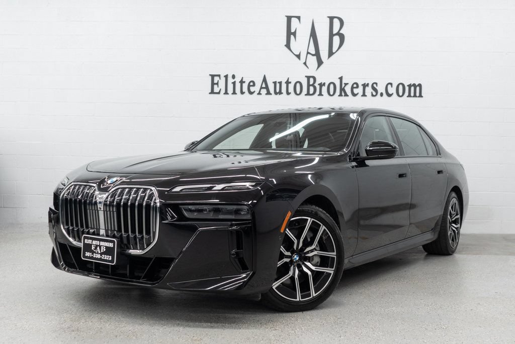 Used 2023 BMW 760i xDrive AWD/4WD image 1
