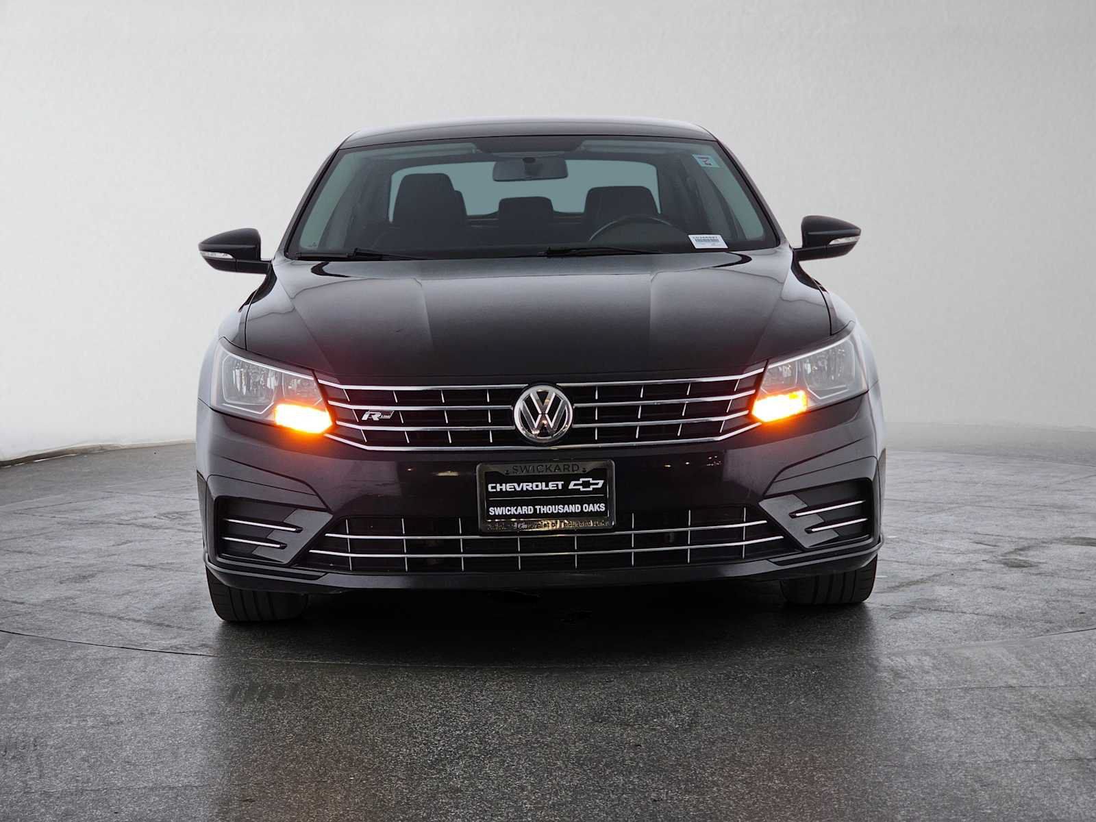 Used 2017 Volkswagen Passat 1.8T R-Line FWD image 8
