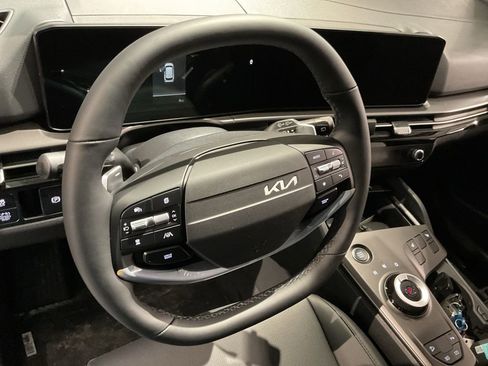 New 2026 Kia Sportage EX image 18