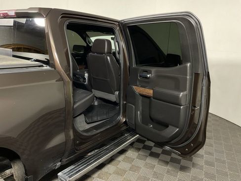 Used 2019 Chevrolet Silverado 1500 High Country w/ Technology Package AWD/4WD image 32