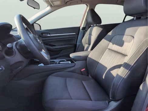 Used 2023 Nissan Altima 2.5 SV FWD image 12