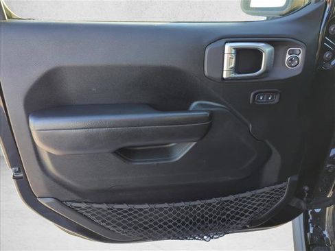 Used 2019 Jeep Wrangler Rubicon w/ Steel Bumper Group image 7