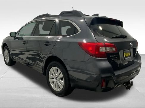 Used 2018 Subaru Outback 2.5i Premium image 2