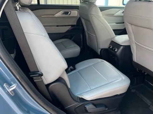 Used 2026 Ford Explorer Active w/ Active Comfort Package RWD image 11