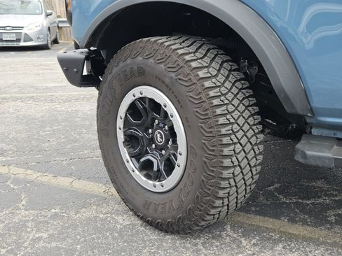 Certified 2023 Ford Bronco Outer Banks w/ Sasquatch Package image 29