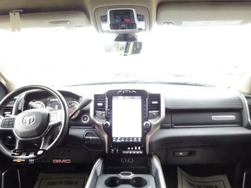 Used 2022 RAM 2500 Laramie AWD/4WD image 25