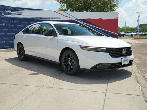New 2025 Honda Accord SE image 3